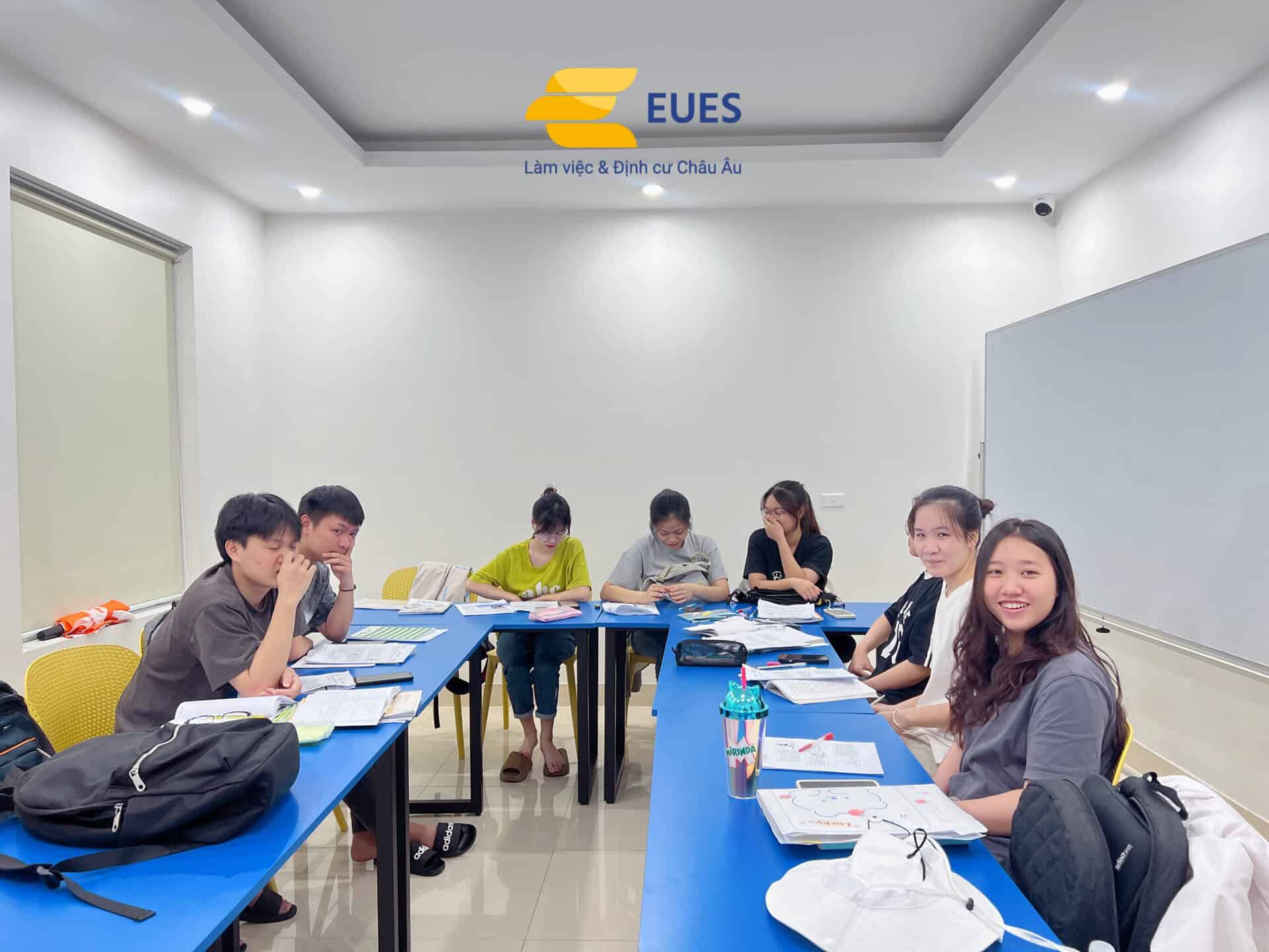 HỌC TIẾNG ĐỨC CÙNG EUES